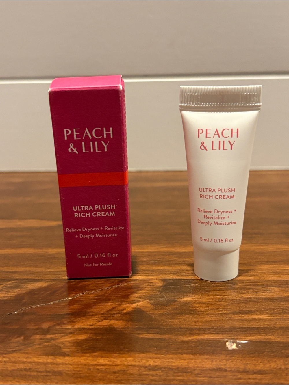 Peach & Lily Ultra Plush Rich Cream - Pink/White